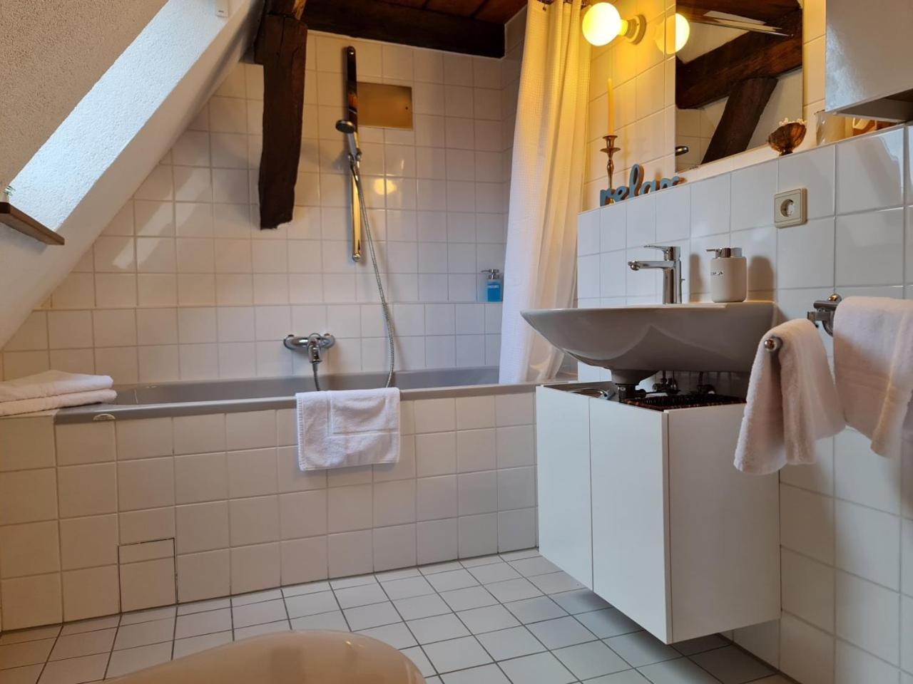 Avahome: Haus Fuer 16, Wlan, Parkplaetze, Netflix, Nespresso Kandel Camera foto