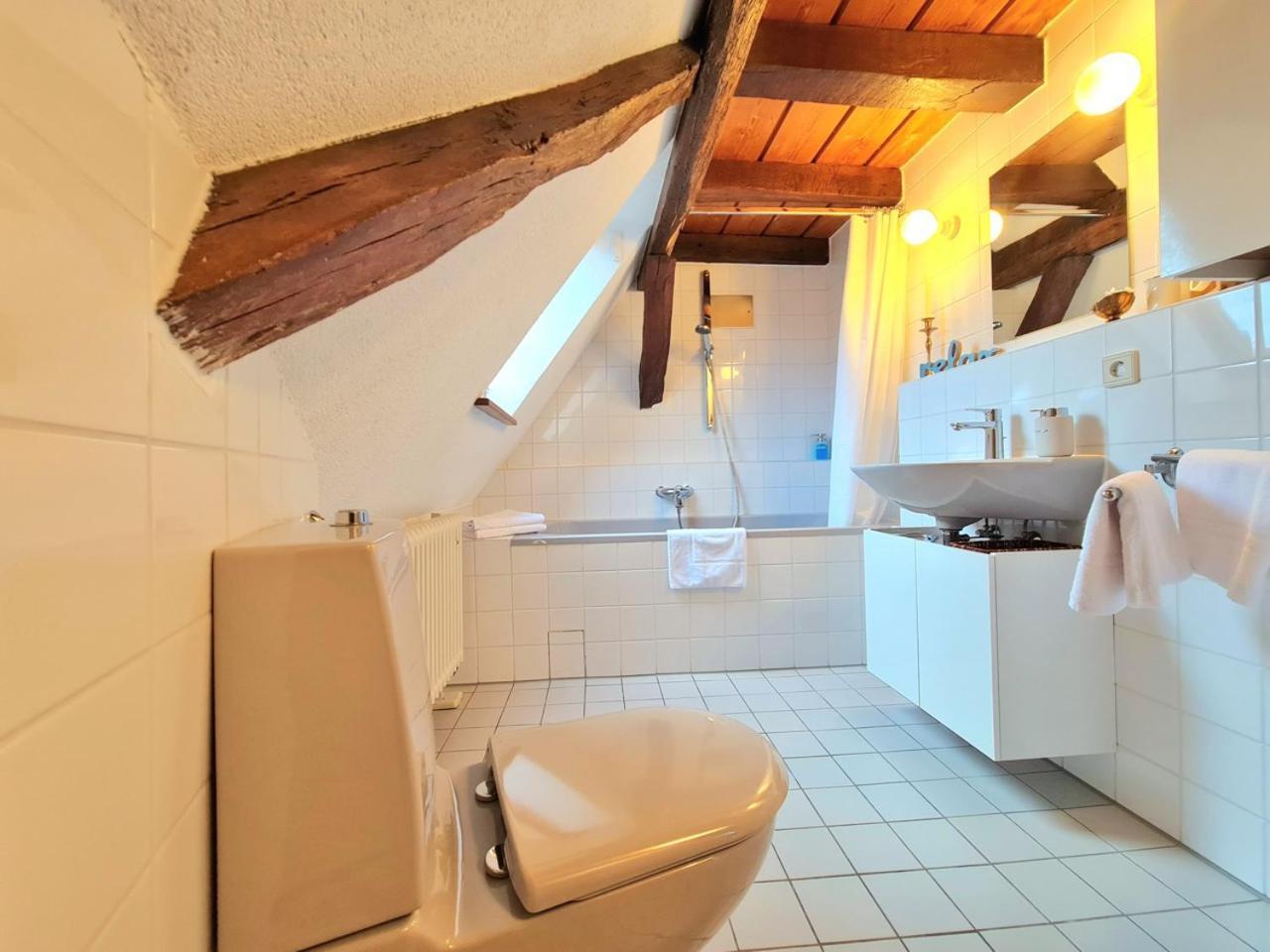 Avahome: Haus Fuer 16, Wlan, Parkplaetze, Netflix, Nespresso Kandel Camera foto
